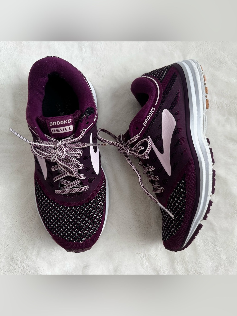 Brooks Women's Running Shoes in Plum with Light Pink Accents